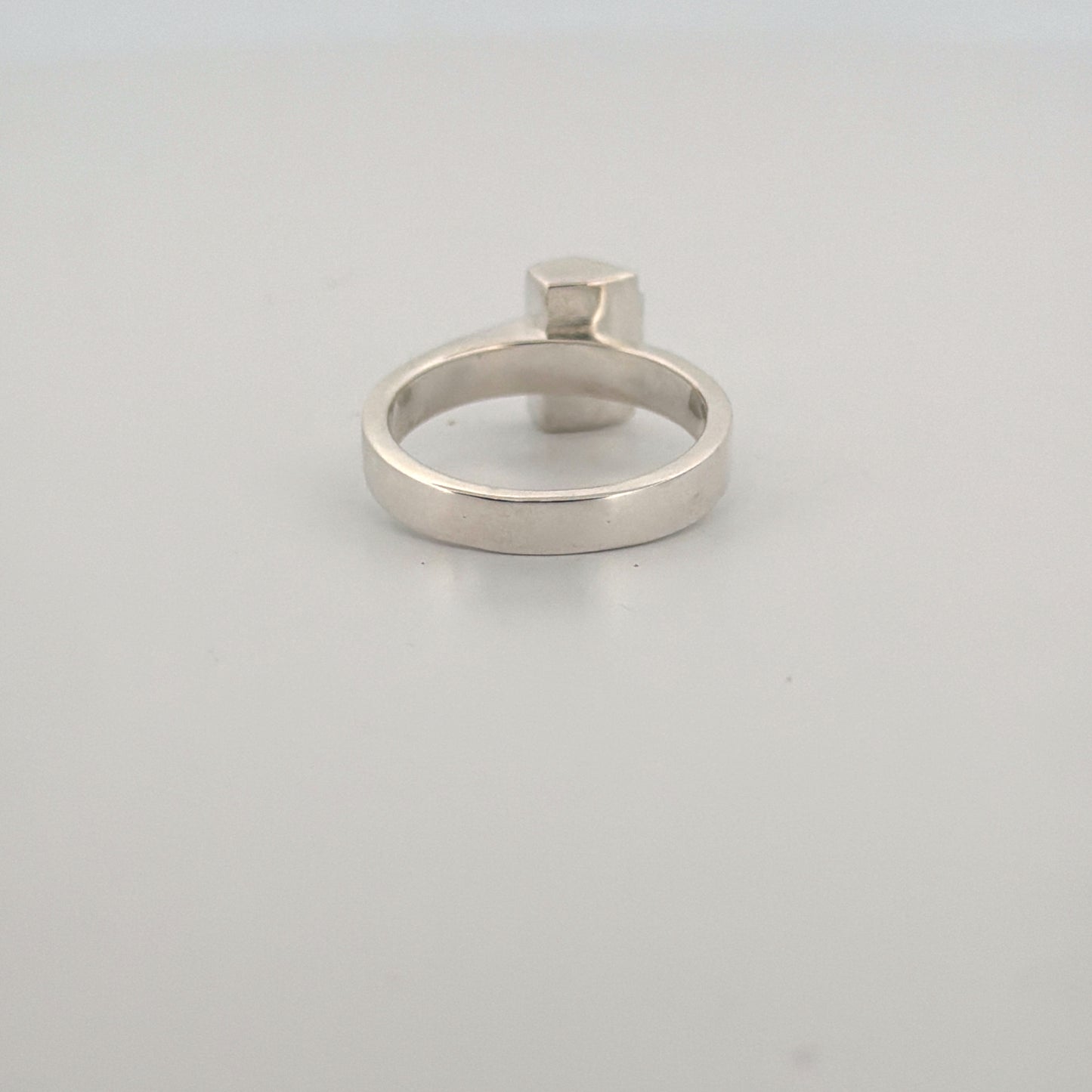 Lifted cross ring